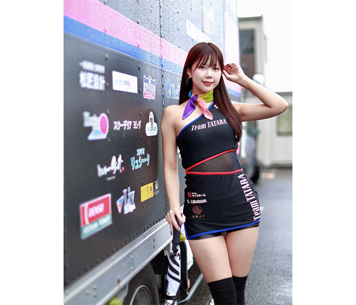 宮田彩未、全日本ロードレース in 茂木でのレースクイーン姿を披露