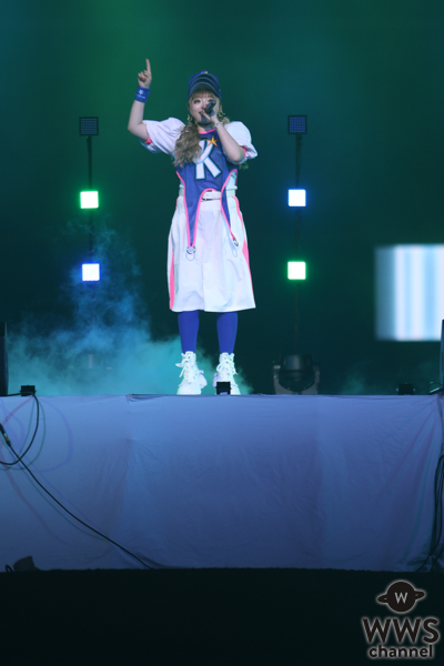 きゃりーぱみゅぱみゅ<BLUE☆LIGHT LIVE>(C)WWSチャンネル