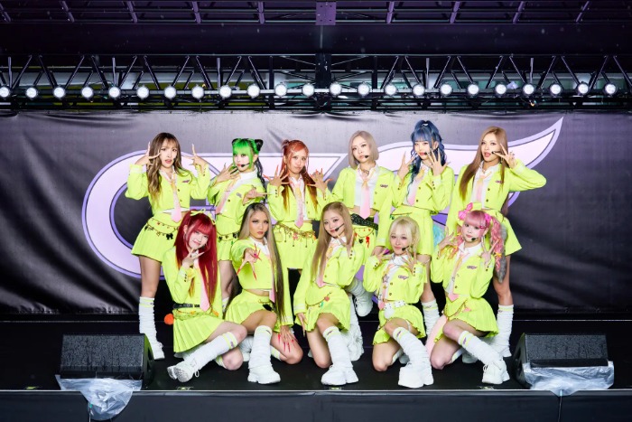 山田孝之がMVを手がけた11人組ギャルグループ・GALEDGE.がデビュー ...